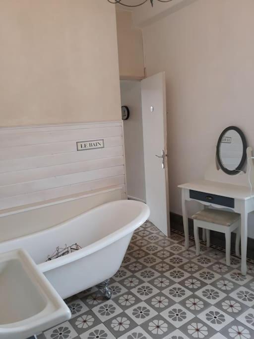 Maison de ville proche beauval avec parking Selles-sur-Cher Extérieur photo